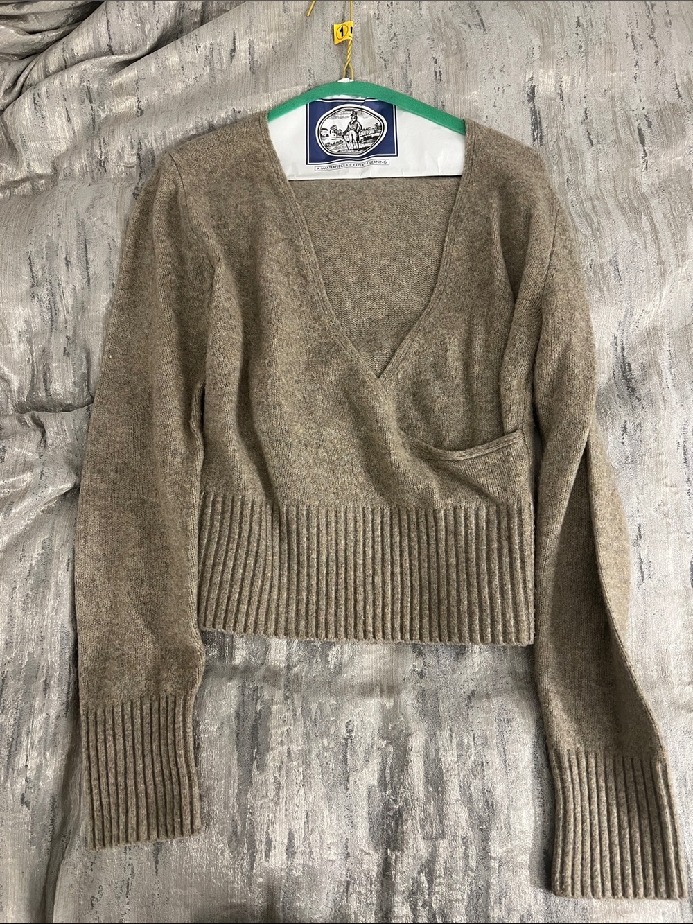 Abercrombie & Fitch Taupe V-Neck Cropped Sweater